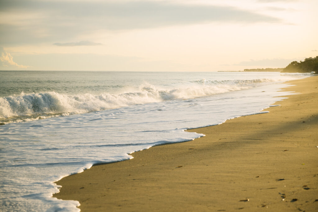 TÚ, EL MAR Y EL CIELO – PLAYAS DE MONT-ROIG MIAMI