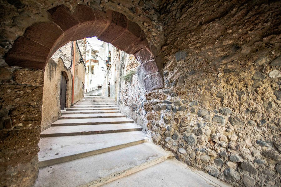 UN PASEO POR LA HISTORIA – MONT-ROIG DEL CAMP